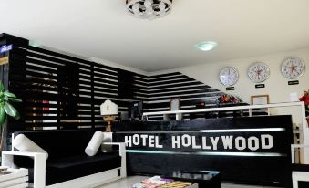 Holly Wood Hotel