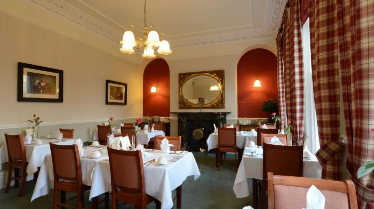 ザ アイアリントン 食事・レストラン