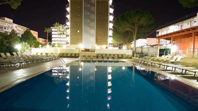 Golden Port Salou & Spa Exterior