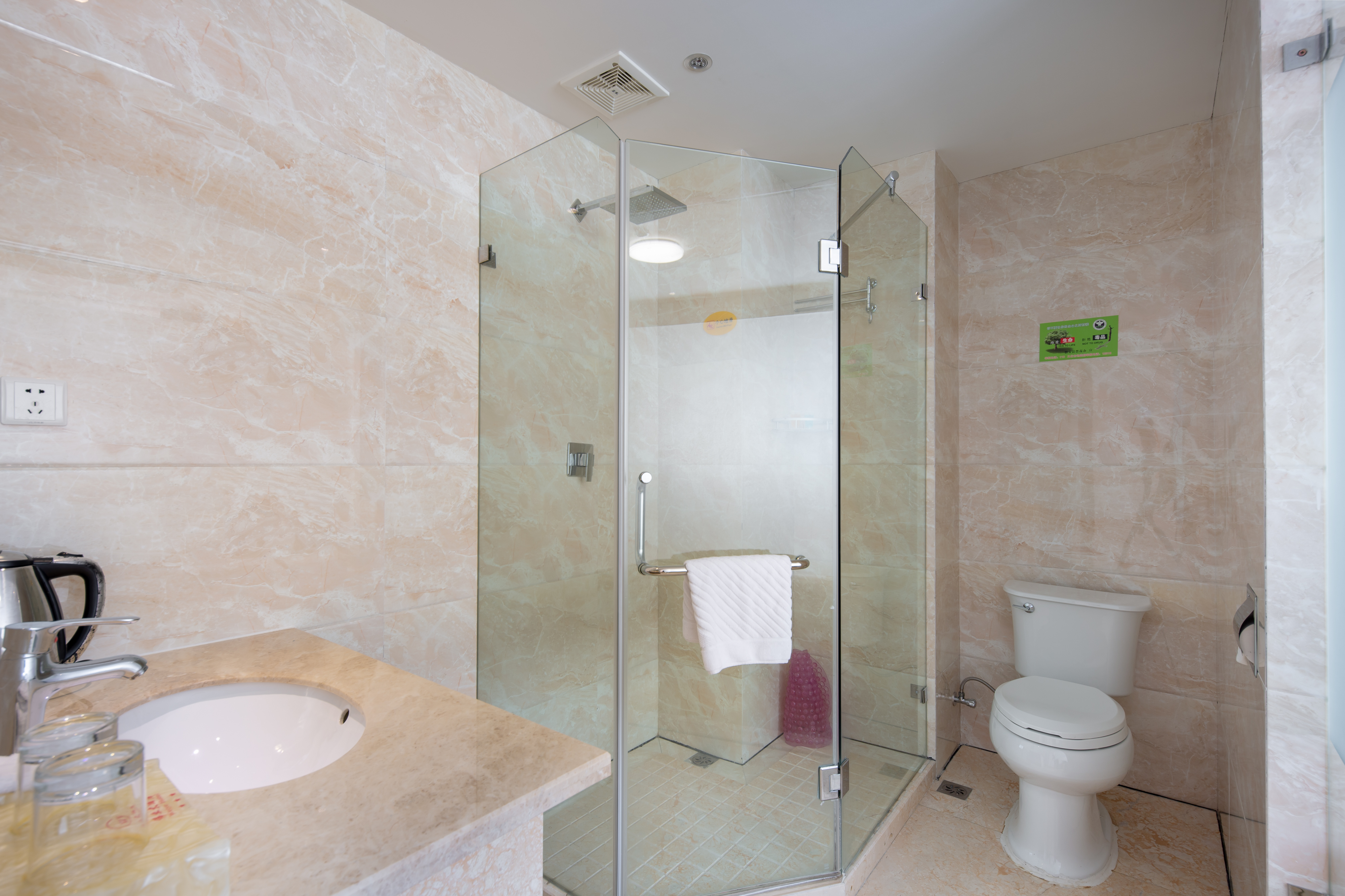 Weiye HotelKing-size bed room