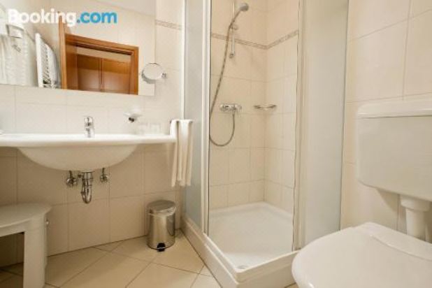 高级双人房（带阳台）