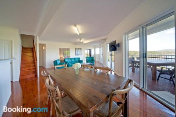 Picturesque on Passage - Shute Harbour Holiday Home