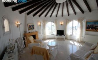Bellevue - Sea View Holiday Home with Private Pool in Benissa