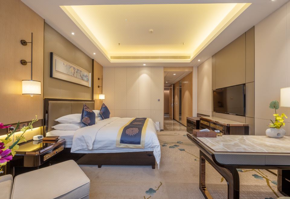 豪華大床房-欣賞城市靜謐中的園林景緻