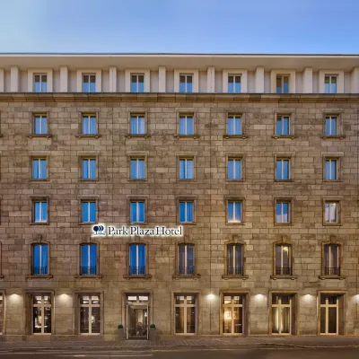Park Plaza Nuremberg Hotels near Schöner Brunnen