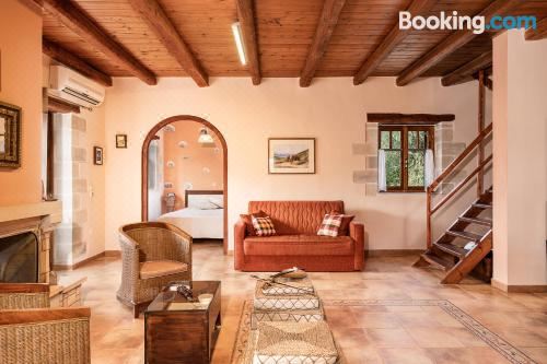 两卧室别墅，带壁炉