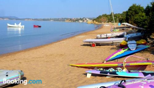 带私人泳池的两卧室房屋