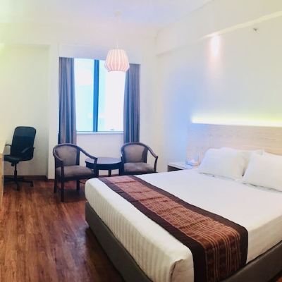 Deluxe Room (Newly Renovated, No Bathtub)