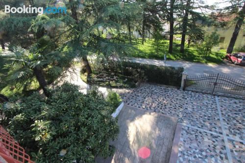 带阳台的两卧室公寓