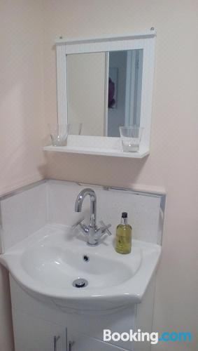 双人带独立衞生间房 - Poachers Mews 2B