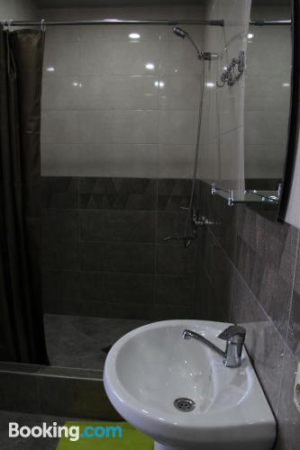 带山景的双人间