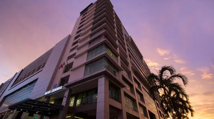 Grandis Hotel Kota Kinabalu exterior