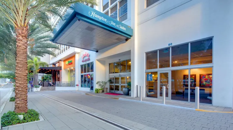 Hampton Inn & Suites by Hilton Miami Downtown/Brickell Exterior