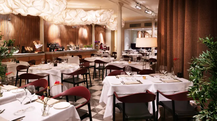 ノビス ホテル 食事・レストラン