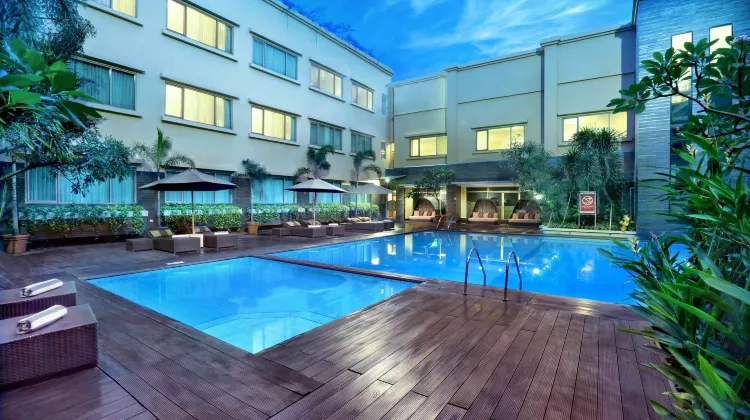 アストン トロピカーナ ホテル バンドン 外観