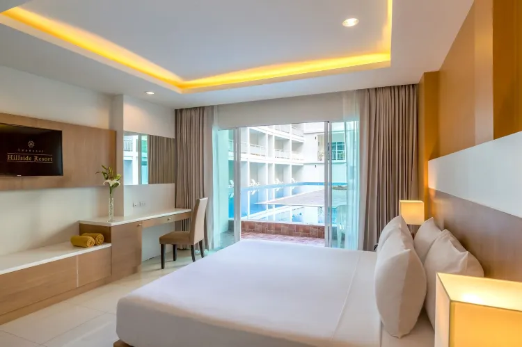 ห้องดีลักซ์ พร้อมทางลงสระว่ายน้ำ