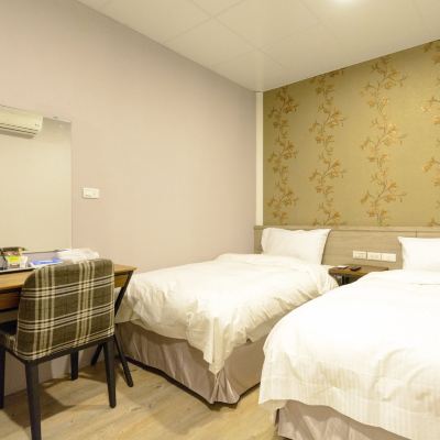 Standard Twin Room Liu Li House Promo Code