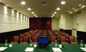 EL PATIO HOTEL - Housity