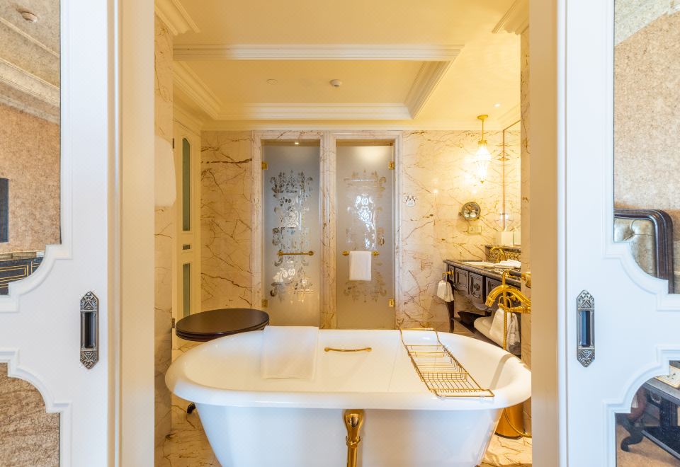 the Castle Hotel, A Luxury Collection HotelKnight suite