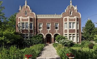 Tiger House the Inn at Hudson - Housity