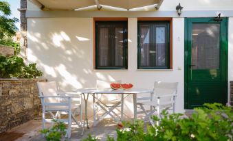 Cozy Residences in the center of Volissos Village - Lydia Lithos- - Housity