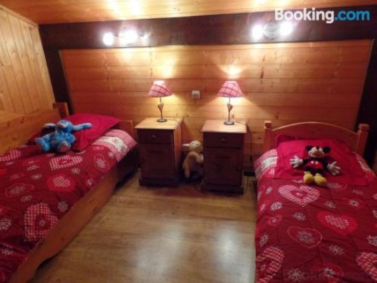 Chalet le Grand Paddock Four Bedrooms Chalet