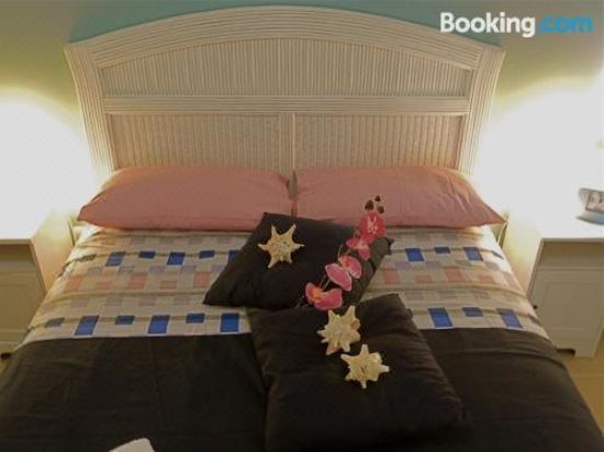 一卧室公寓（带阳台）