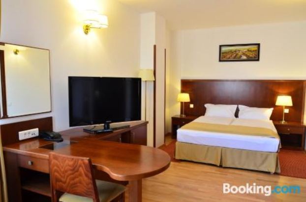 Hotel Miraj双人房