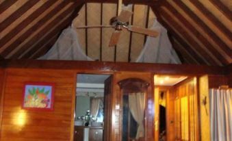 Bora Bora Bungalove - Housity