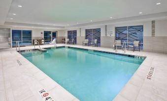 Holiday Inn Express & Suites Okemos - University Area