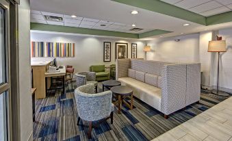 Holiday Inn Express & Suites Crossville