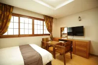 Jeju Parkside Tourist Hotel