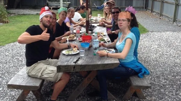 Around the World Backpackers 食事・レストラン