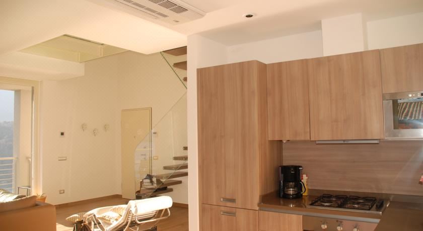 Residenza Simona Apartment with Lake View