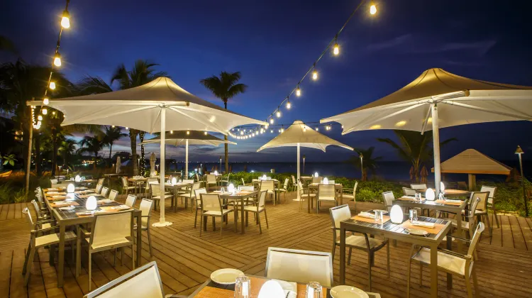 Ocean Club West Dining/Restaurant