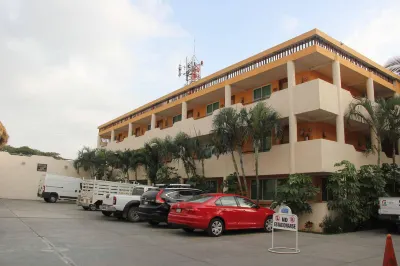 Hotel Palapa Palace Inn Отели в г. 