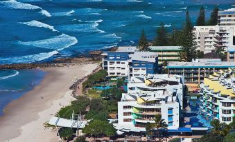Rolling Surf Resort Sunshine Coast