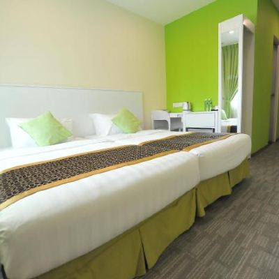 Deluxe Twin Room Kupon OYO 89848 Link Boutique Hotel