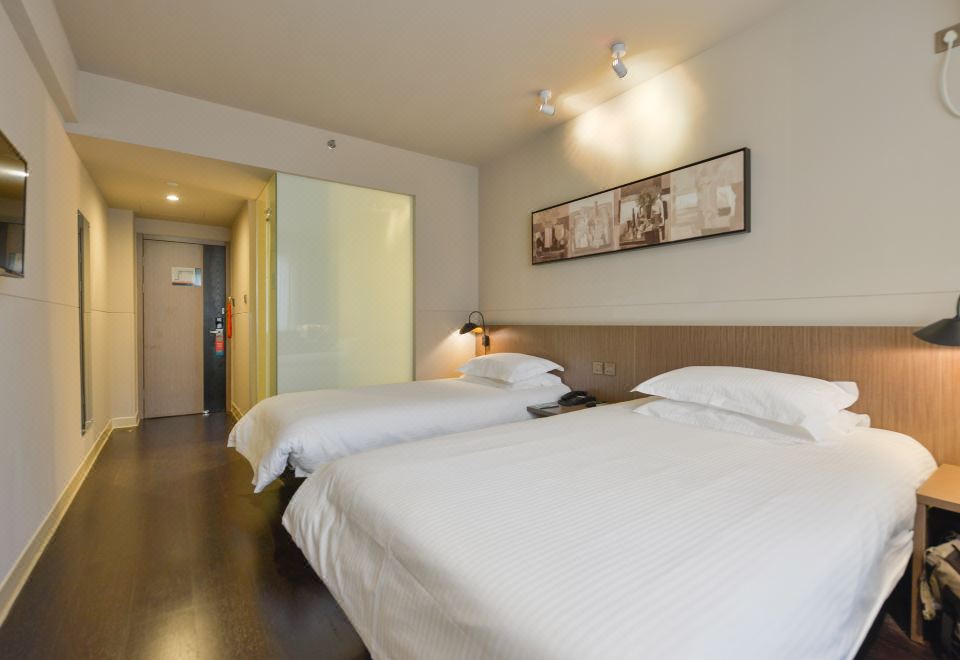 标准大小双床房