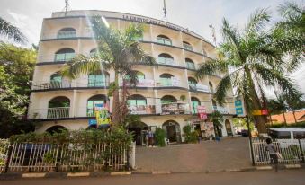 La Grand Chez Johnson Hotel Muyenga