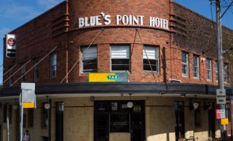 Blues Point Hotel