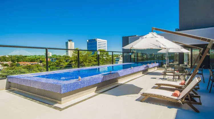 Five Hotel & Residences 外観