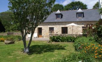 Rural Holiday Home Near Beach Culture and Recreation in the TIP of Brittany
