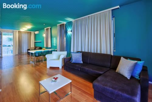 复式两卧室公寓 - 带露台和海景