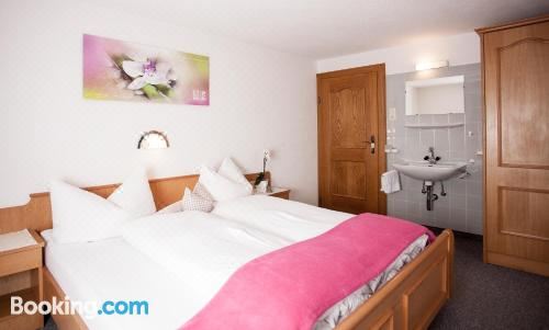 带阳台的三卧室公寓