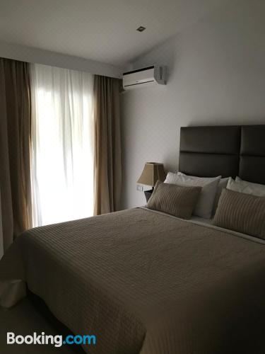 带山景的双人间