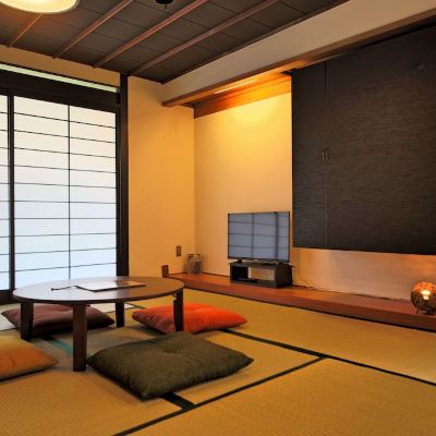 Japanese-Style Deluxe Room with Shared Bathroom