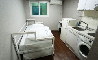 Star Hostel Myeongdong Family