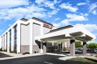 Hampton Inn West Springfield Hôtels à : 
