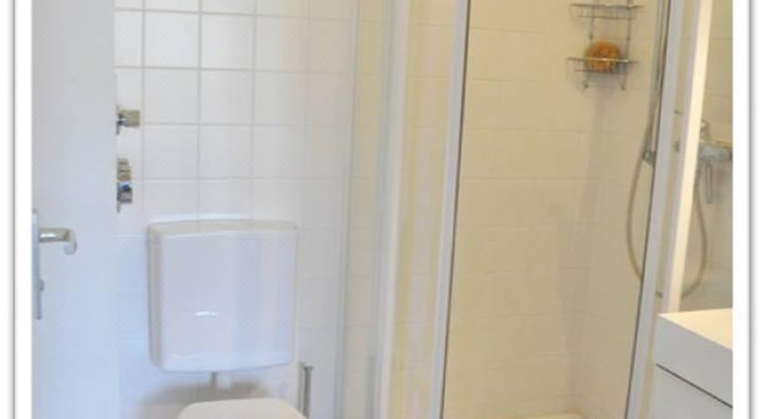 Chalet Charlotte One-Room Apartment with Balcony